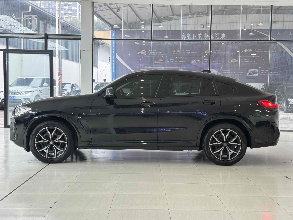 BMW X4 2021 car image #22