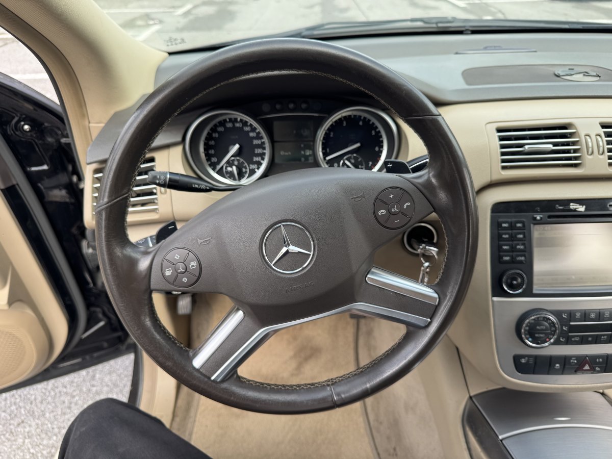 Mercedes-Benz R Class 2013 car image #22