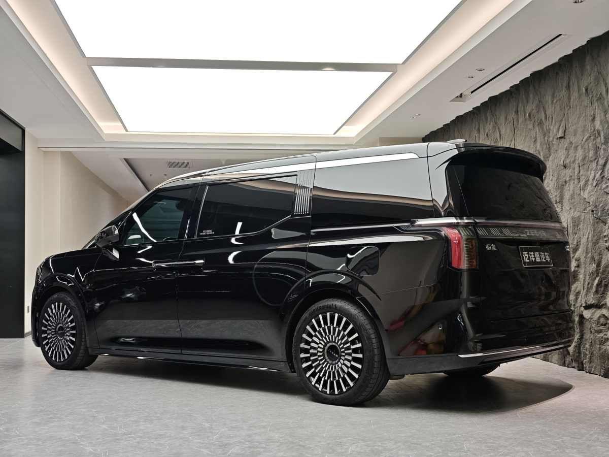 Hyundai Coupe 2023 صورة سيارة #22