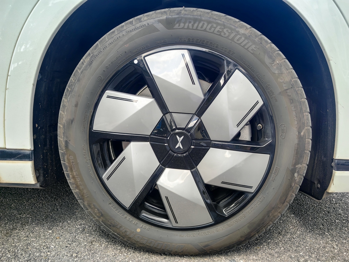 Xpeng X9 2024 imagem de carro #22