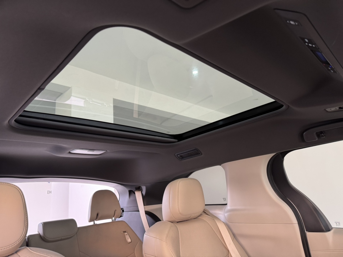 Toyota Granvia 2024 car image #22