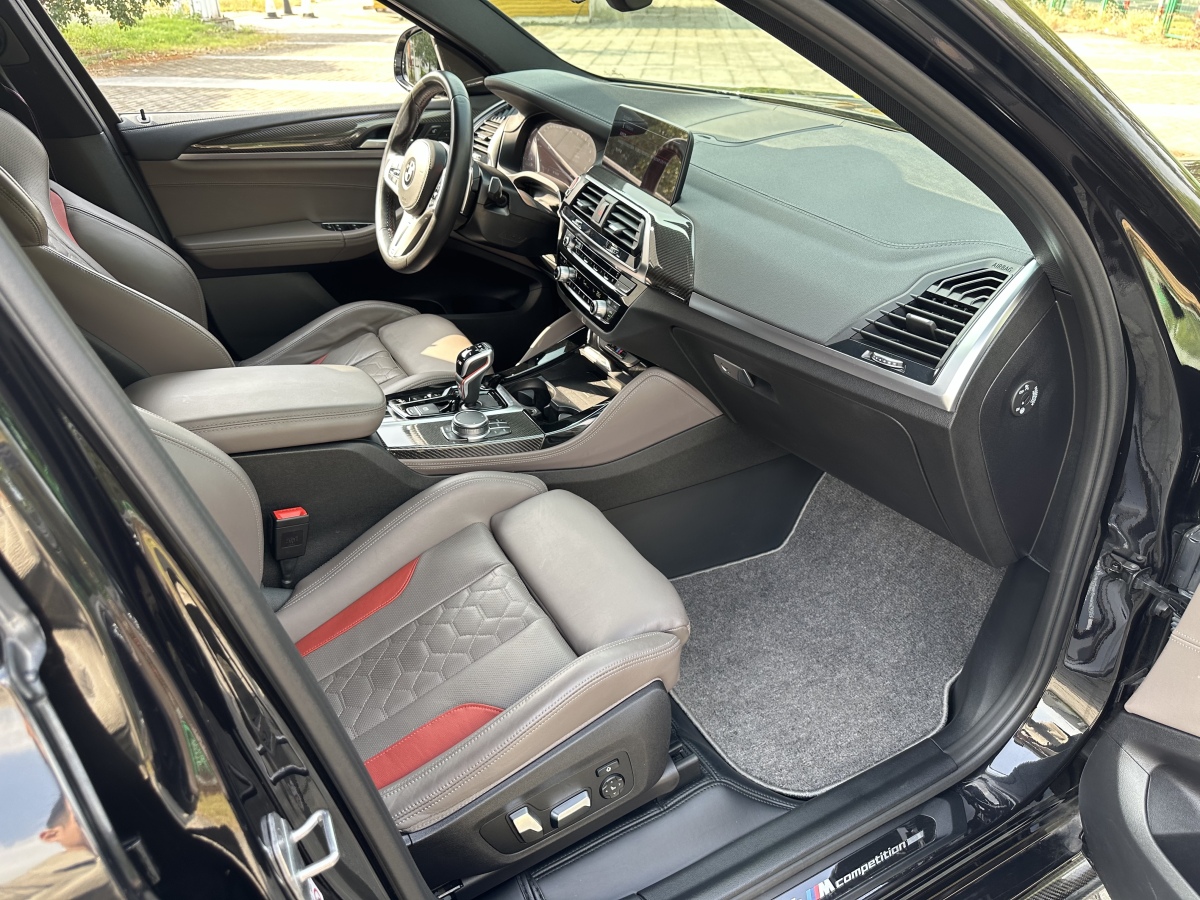 BMW X4 M 2021 car image #22