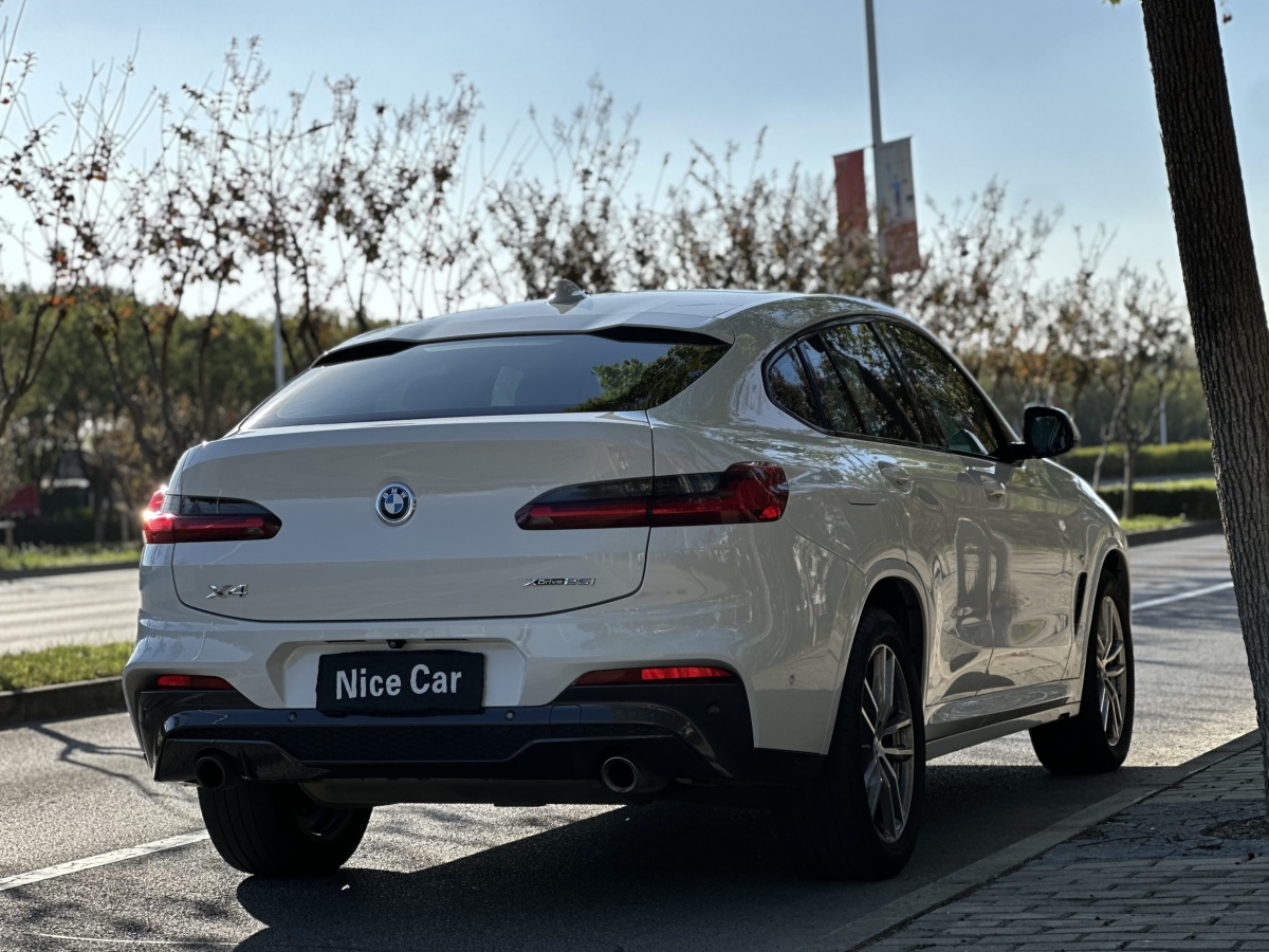 BMW X4 M 2018 immagine di auto #22