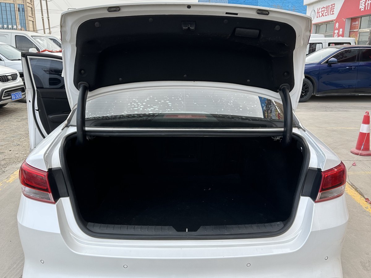 Kia K5 (Imported) 2019 صورة سيارة #22