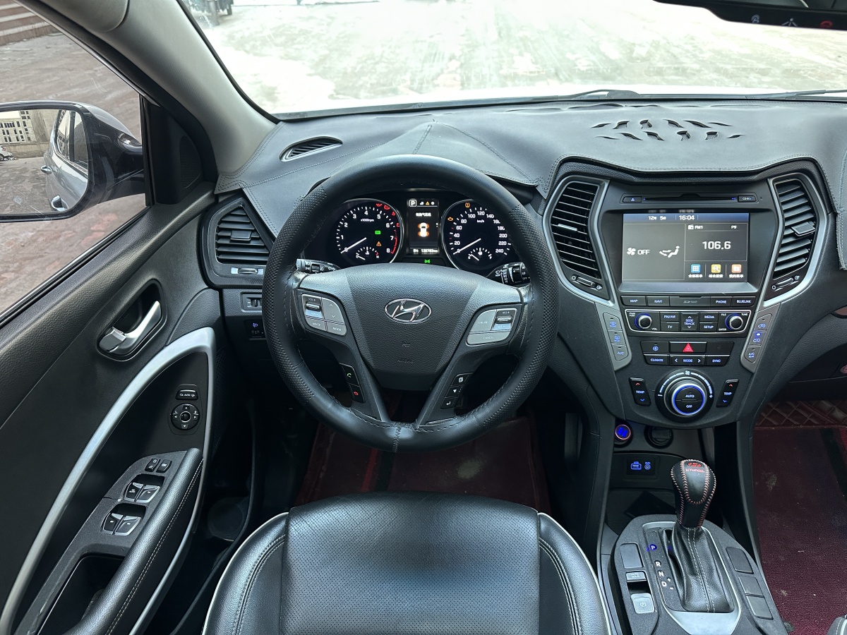 Hyundai Santa Fe 2018 car image #22