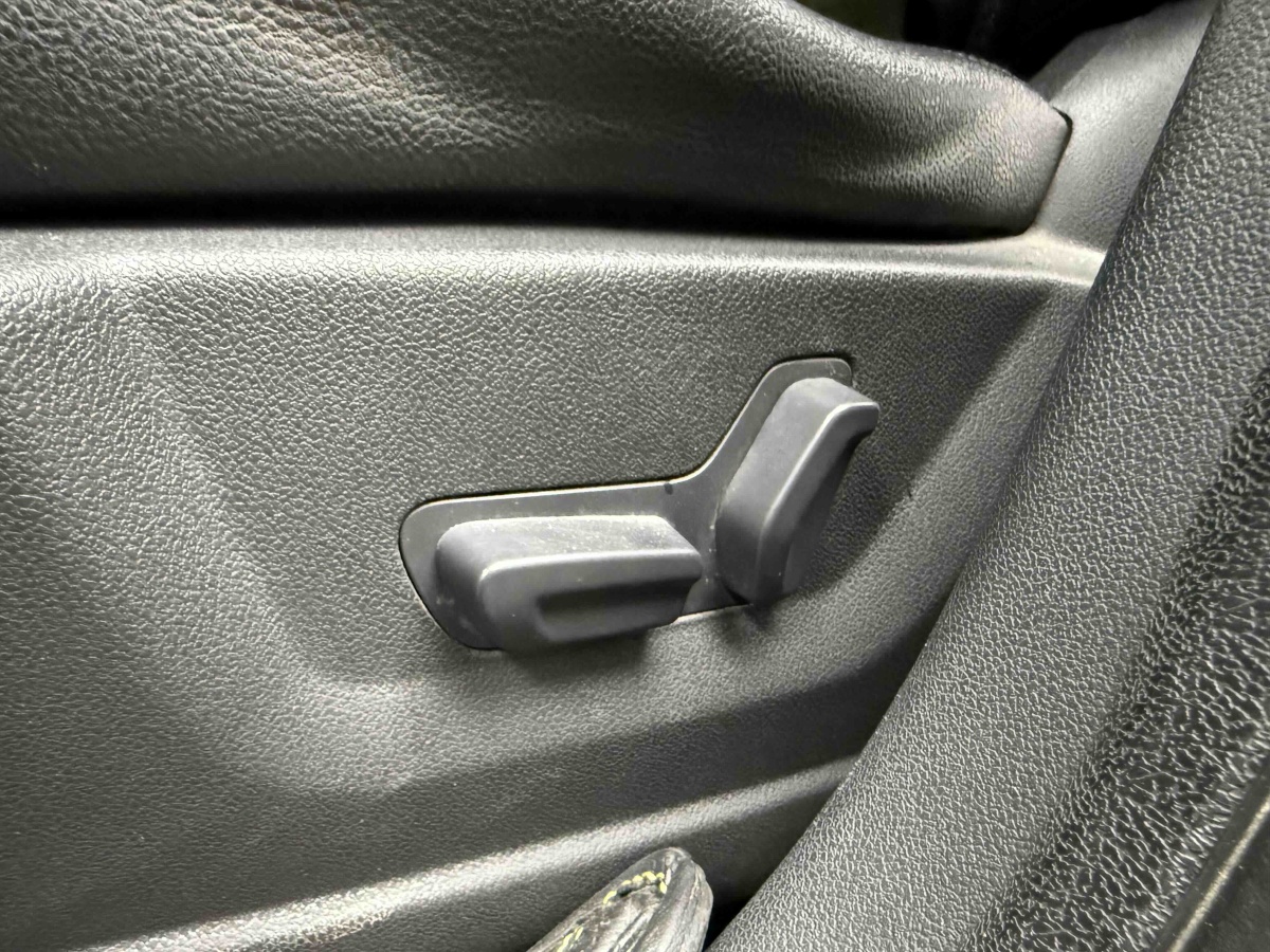 标致 标致3008 2013 汽车图片 #22