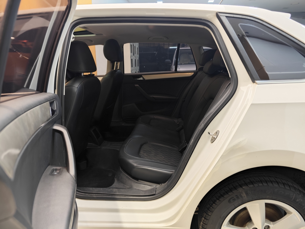 Skoda Rapid Spaceback 2019 car image #22