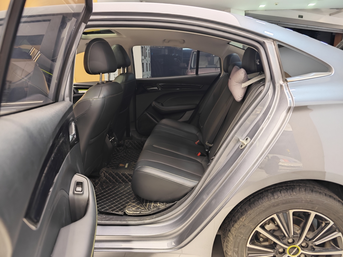 Roewe i5 2023 #22 Roewe i5 2023 car image #22