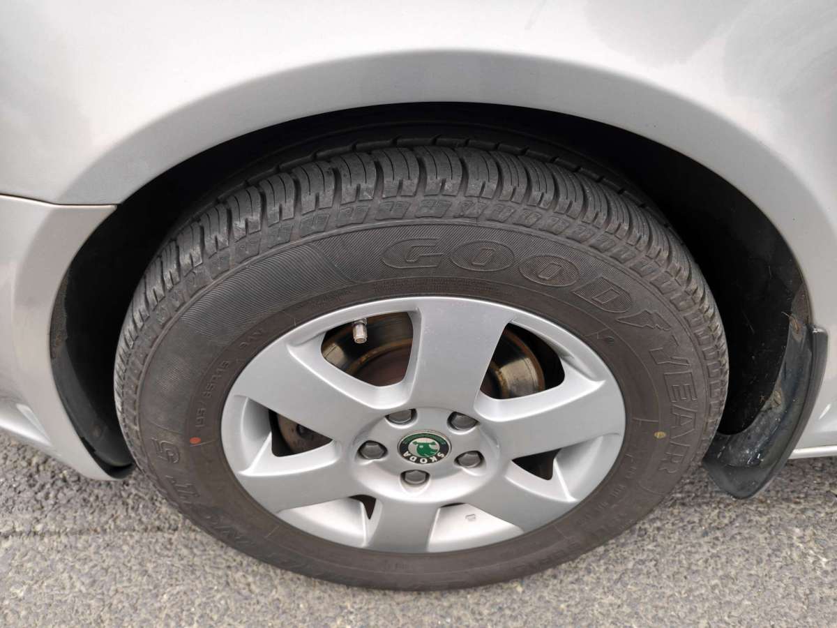 Skoda Octavia 2013 immagine di auto #22