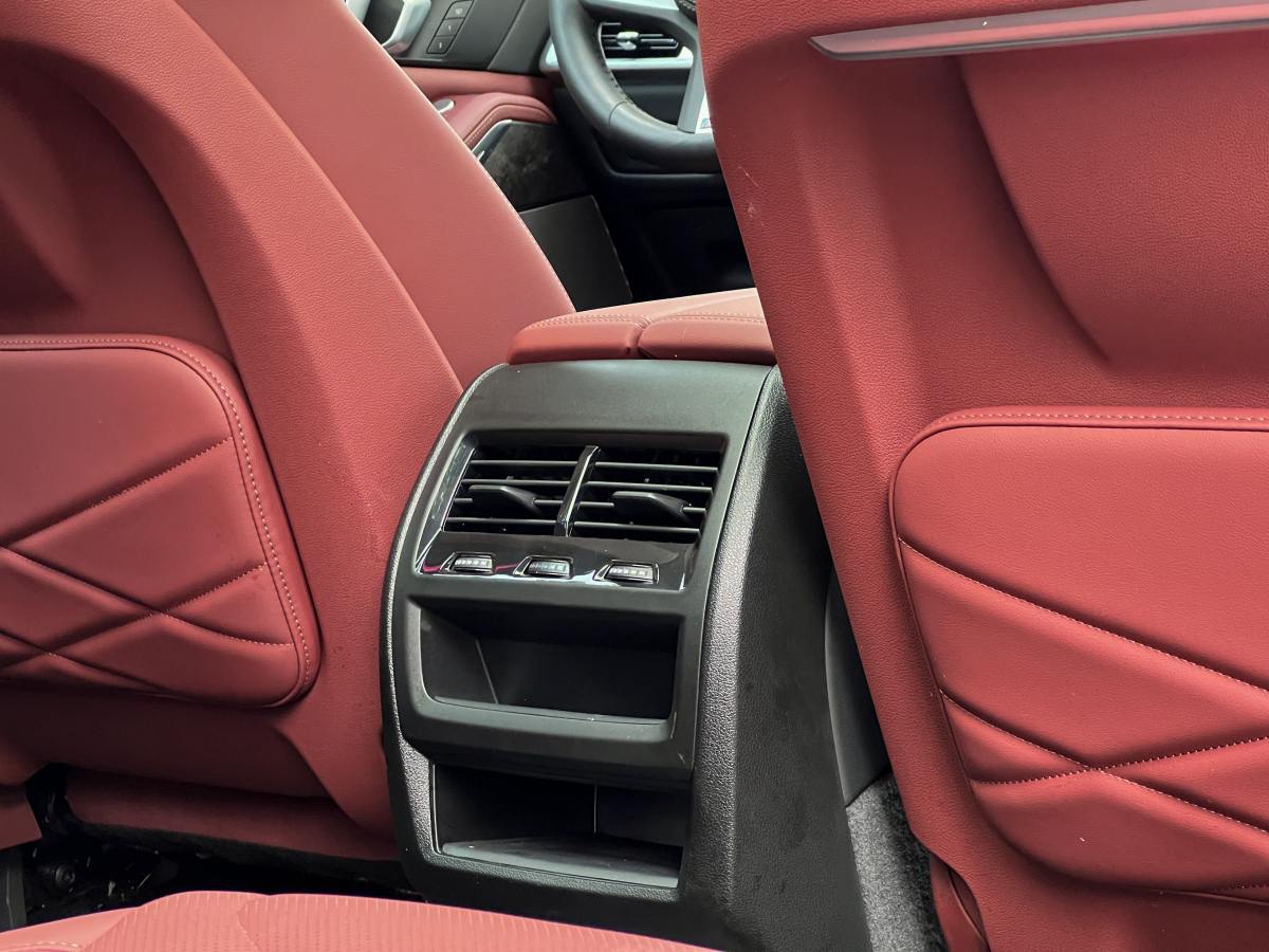 BMW X5 2025 car image #22