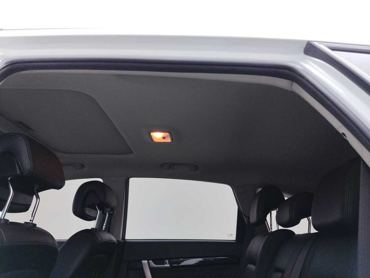 Chevrolet Captiva 2016 car image #22