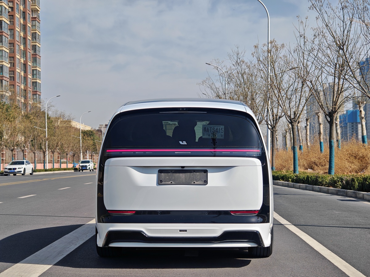 理想汽车 理想MEGA 2025 汽车图片 #22