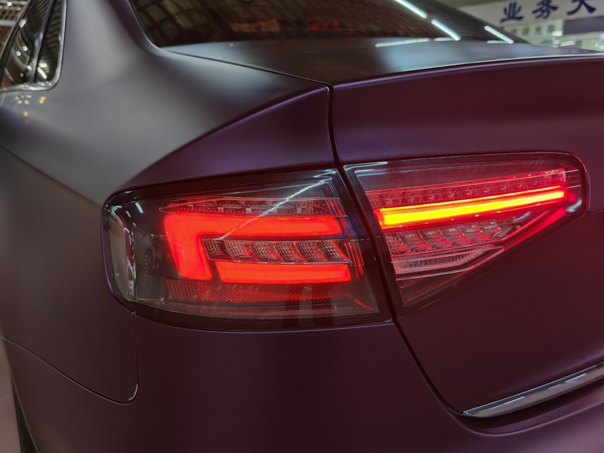 Audi 2012 car image #22