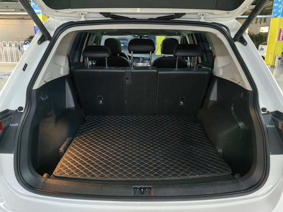 Volkswagen Tiguan L 2018 #22 Volkswagen Tiguan L 2018 car image #22