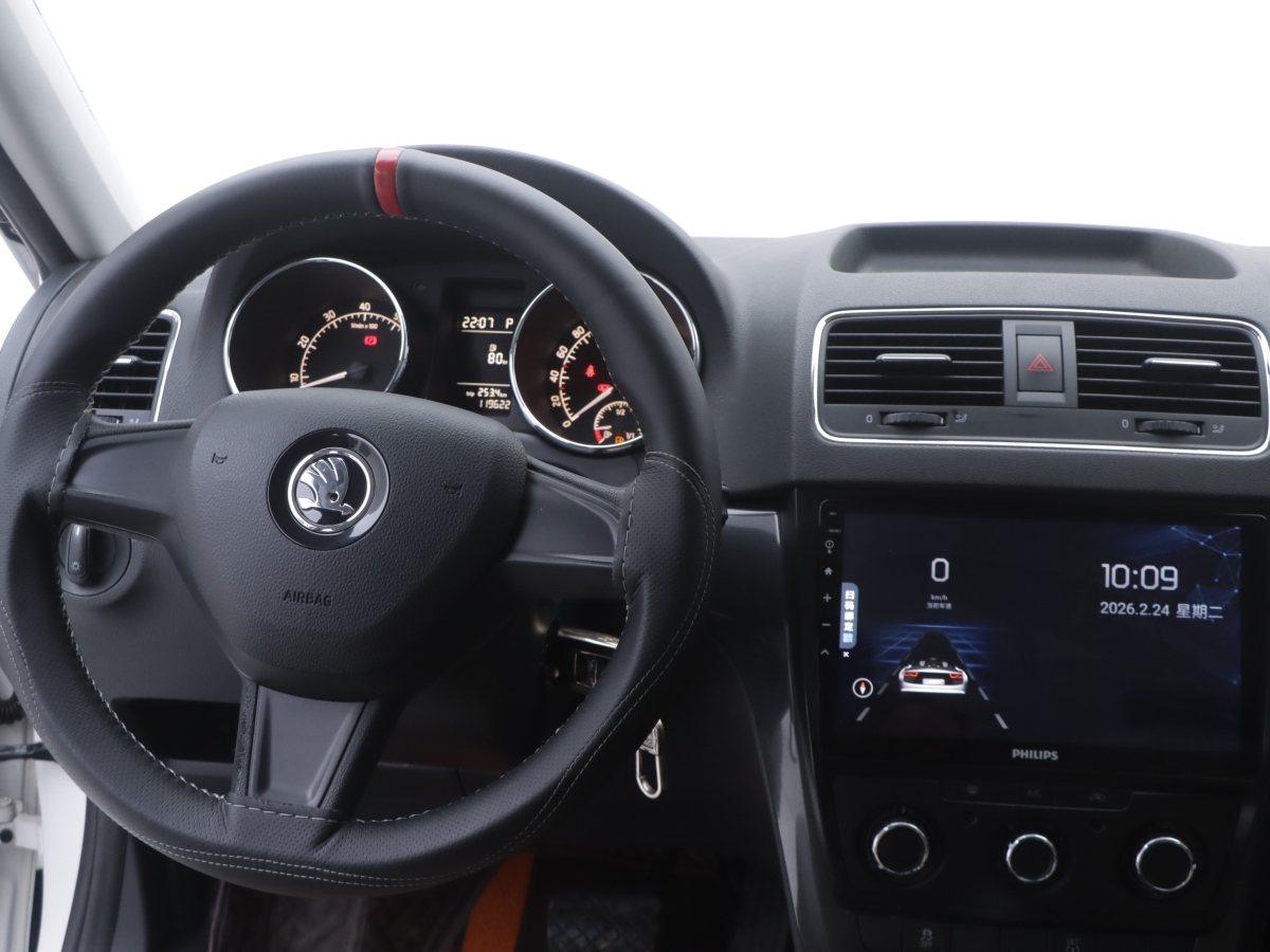 Skoda Yeti 2015 car image #22