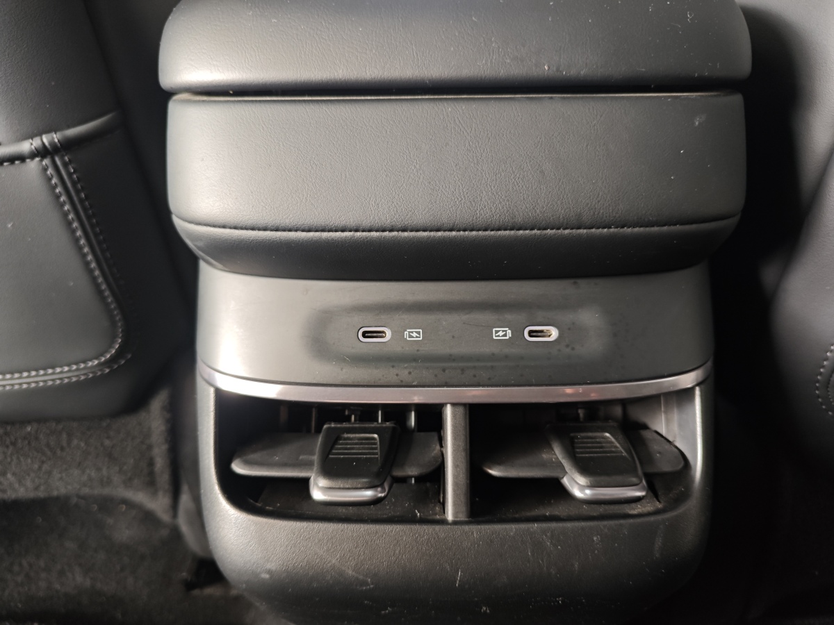 极氪 极氪007 2024 汽车图片 #22