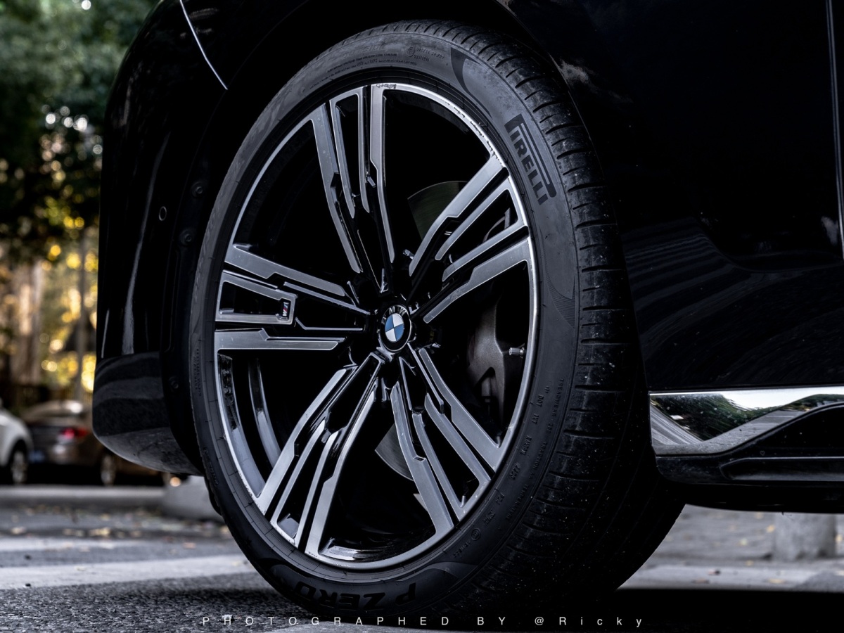 BMW 7 Series 2023 car image #22