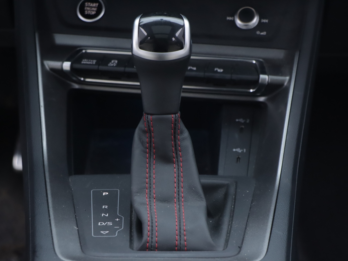 Audi Q3 2022 car image #22