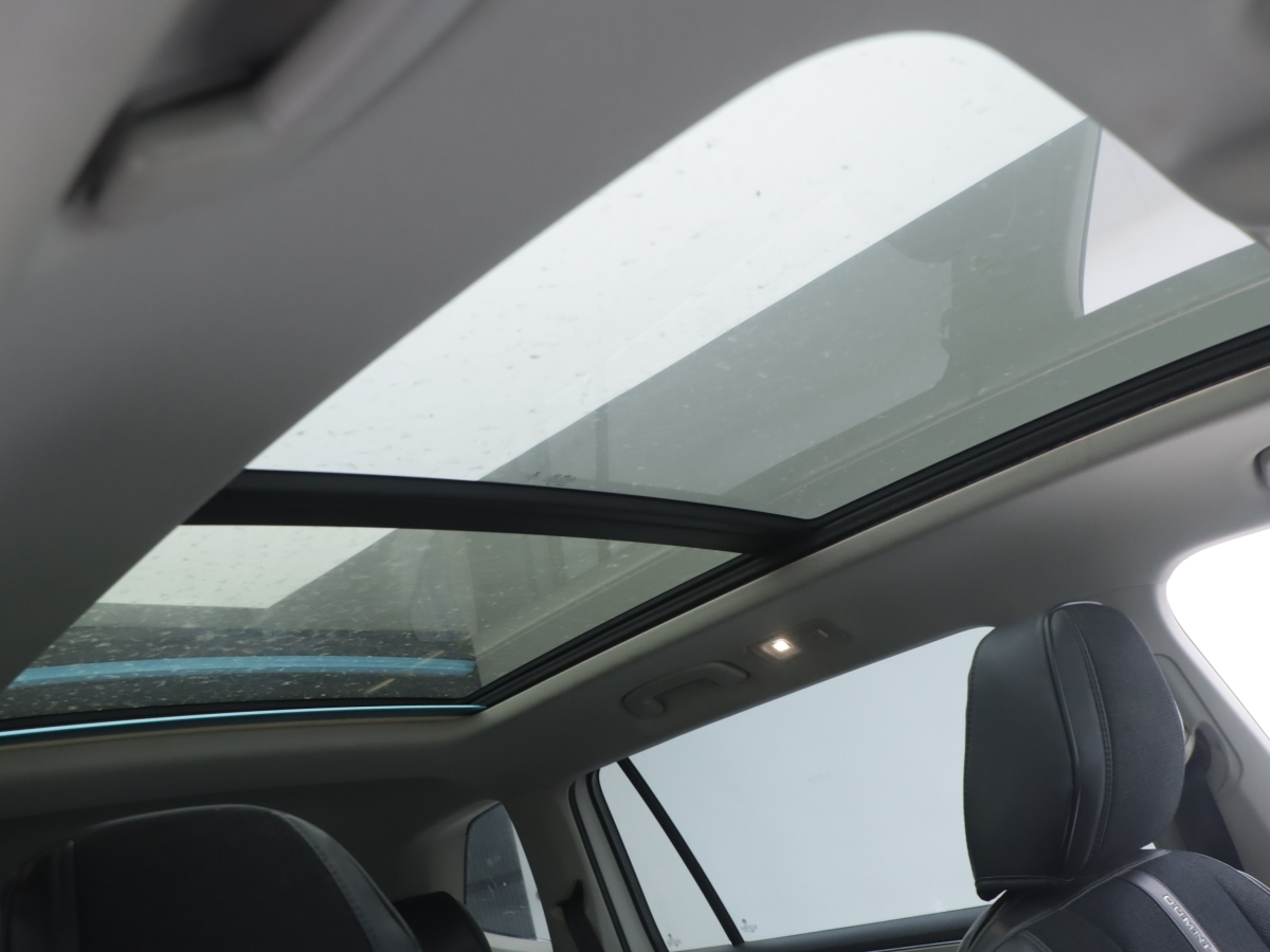 Volkswagen Tiguan X 2018 car image #22