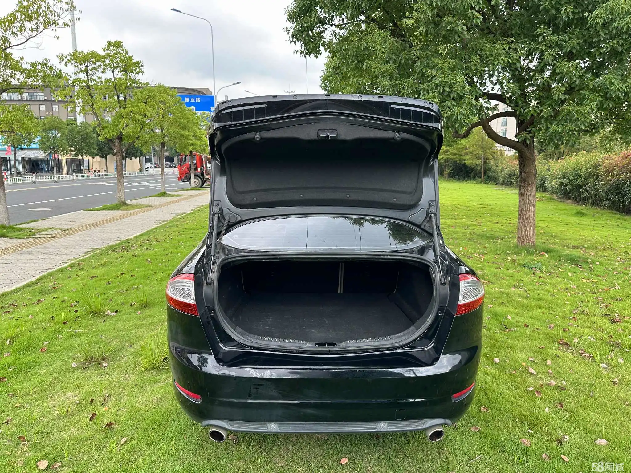 Ford Zhisheng 2013 #22 Ford Zhisheng 2013 car image #22