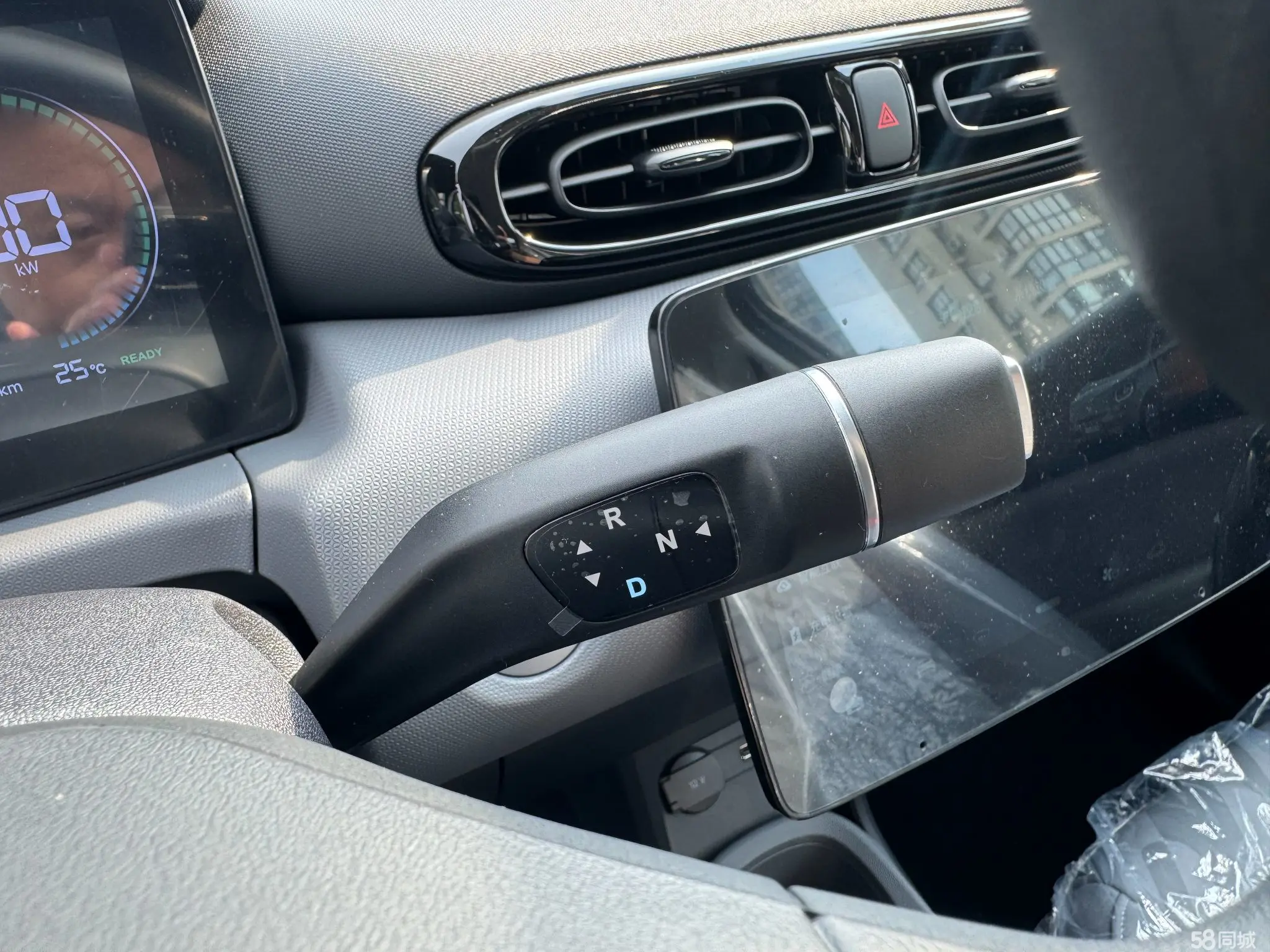 零跑汽车 零跑T03 2025 汽车图片 #22