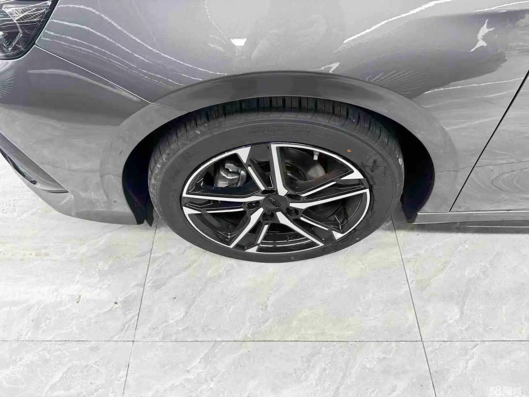 Binray 2025 car image #22