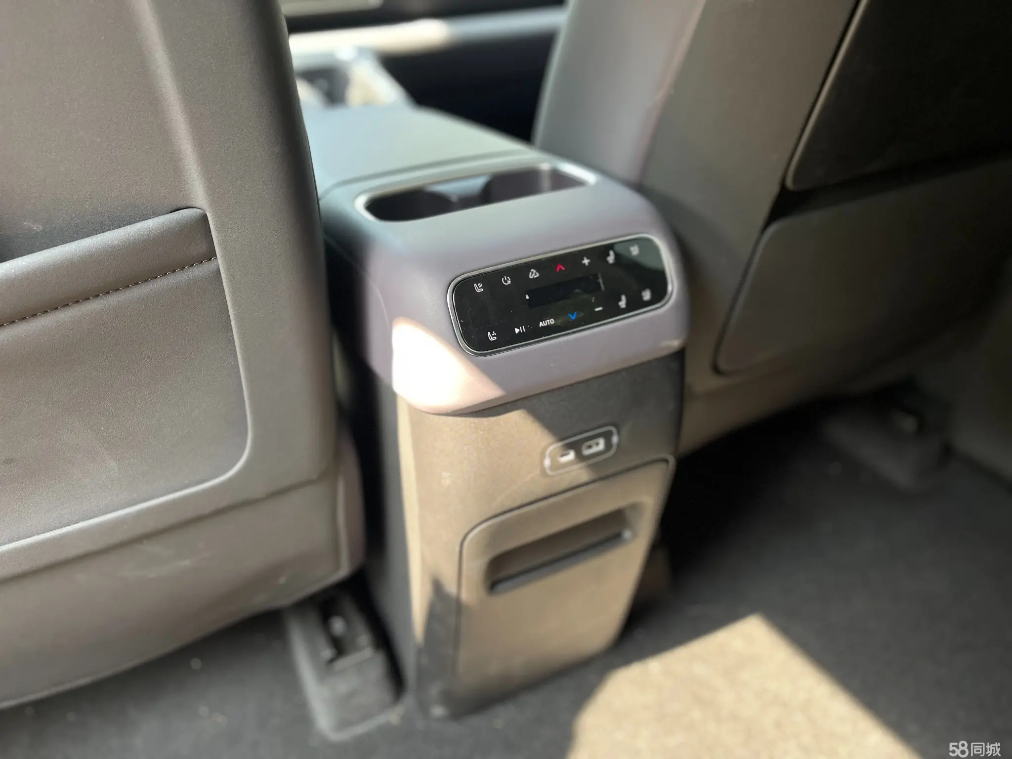 零跑汽车 零跑C16 2025 汽车图片 #22