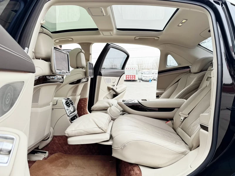 Mercedes-Benz Maybach S Class 2017 car image #22