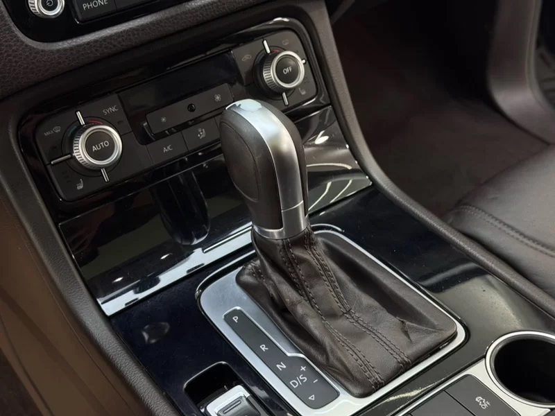 Volkswagen Touareg 2016 car image #22