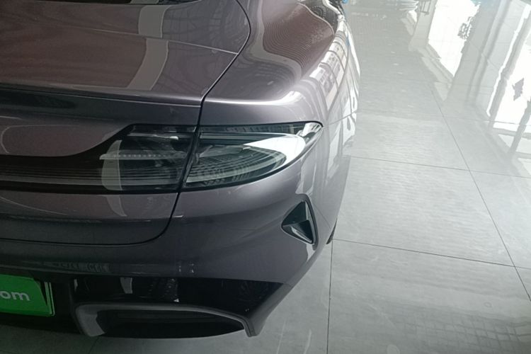 MI SU7 2024 car image #8