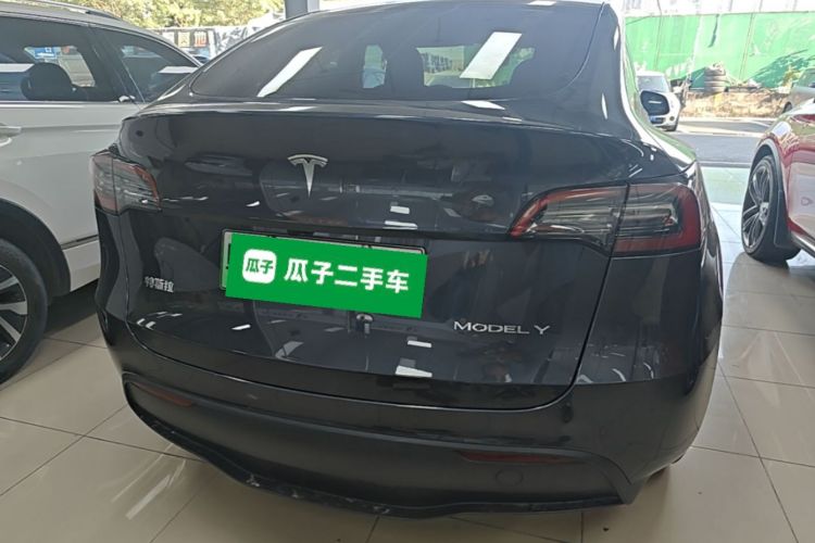 Tesla Model Y 2024 #6 Tesla Model Y 2024 immagine di auto #6