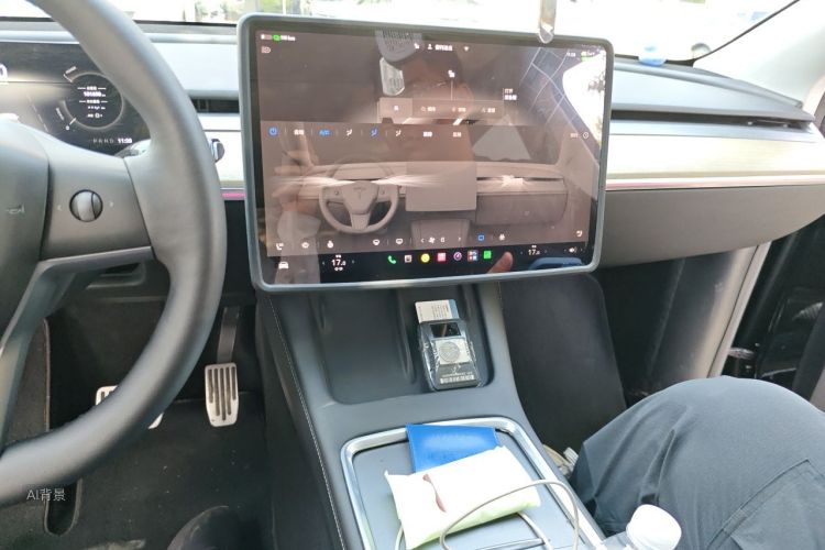 Tesla Model Y 2023 car image #15