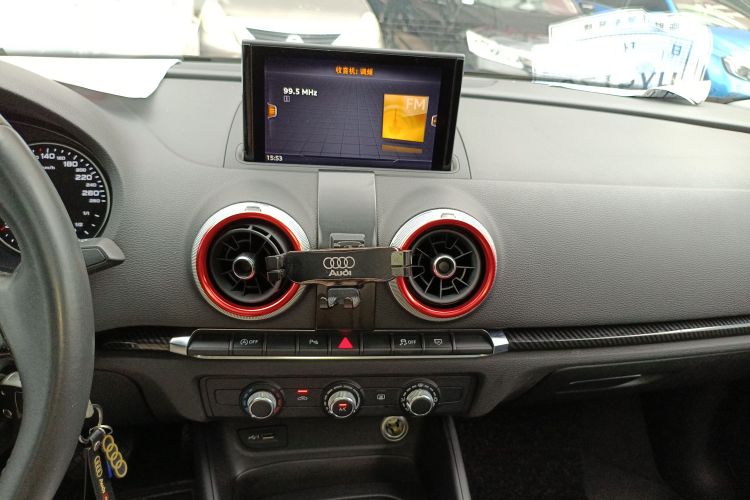 Audi A3 2019 car image #13