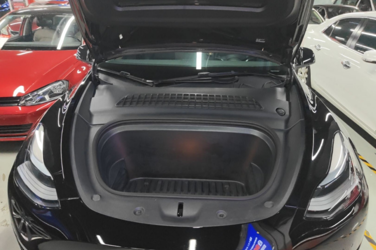 Tesla Model Y 2022 car image #20