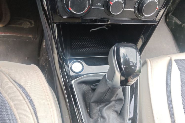 Volkswagen Tharu 2025 imagem de carro #18