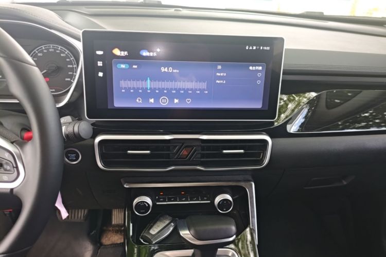 GEELY Coolray 2025 car image #13