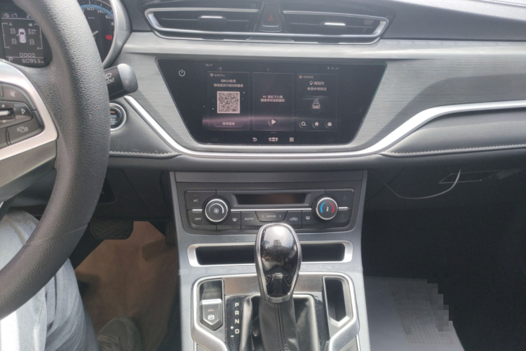 GEELY Emgrand 2022 car image #13