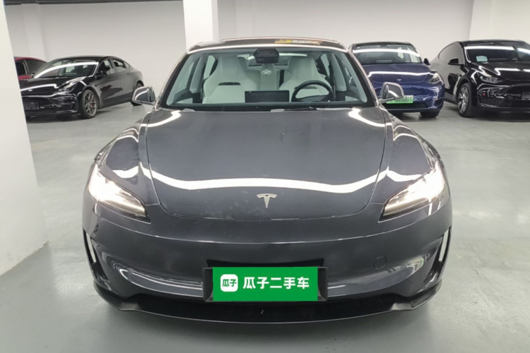 Tesla Model 3 2024 car image #3