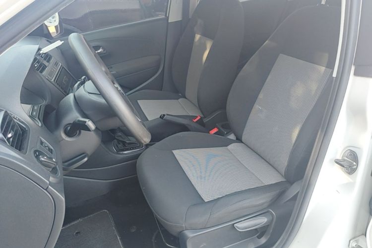 Volkswagen Polo 2019 car image #15