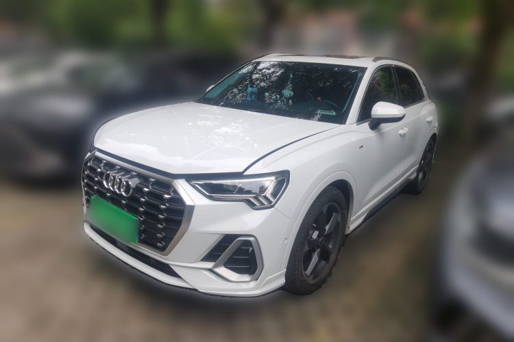 Audi Q3 2023 immagine di auto #2