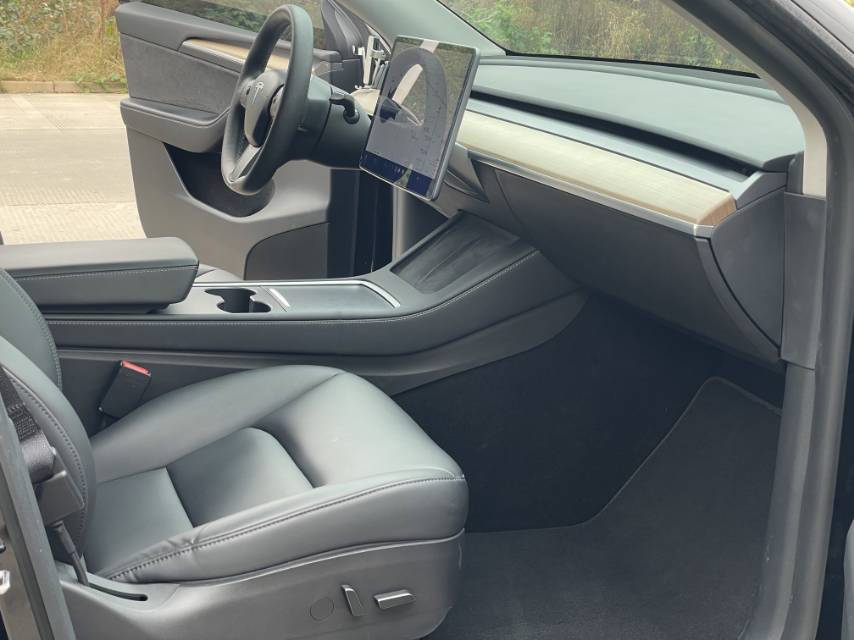 2021 car image #10
