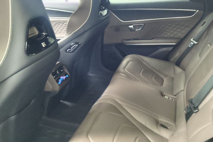 BYD Han 2022 #17 BYD Han 2022 car image #17