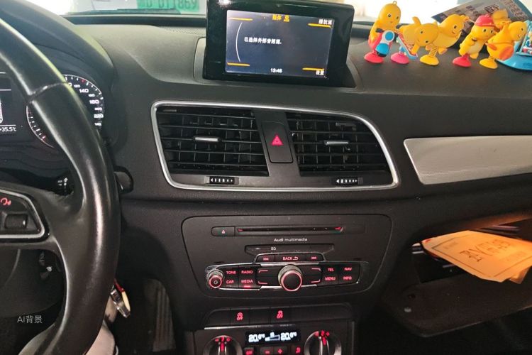 Audi Q3 2015 car image #15