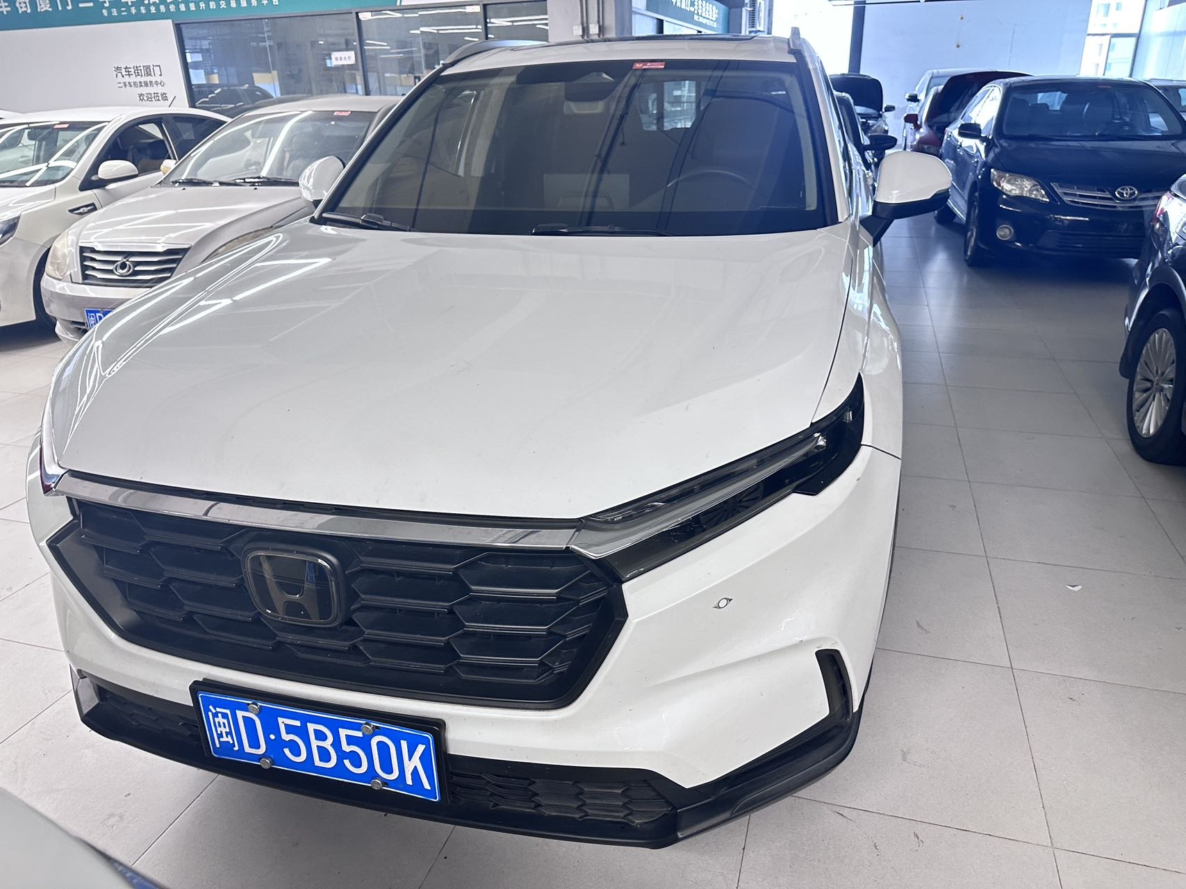 Honda CR-V 2023 car image #2