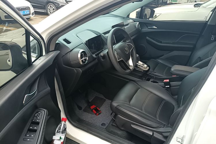 BYD Yuan New Energy 2019 car image #16