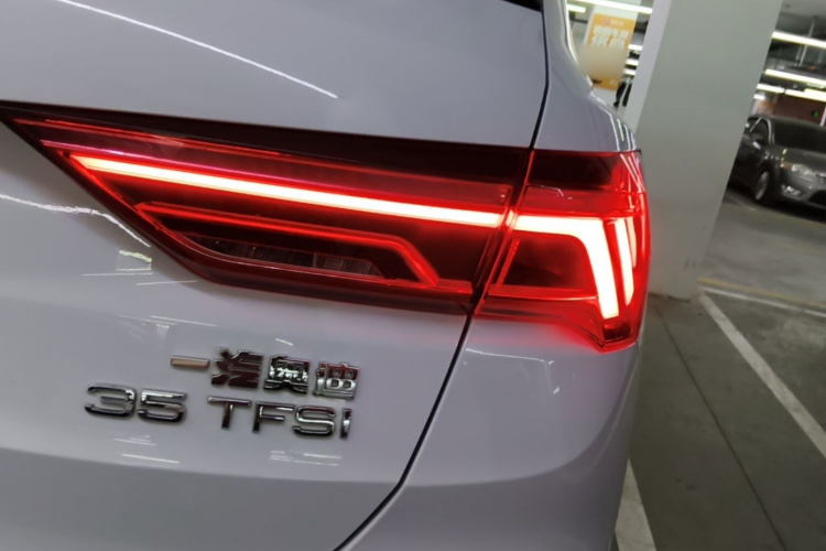Audi Q3 2024 image de voiture #8