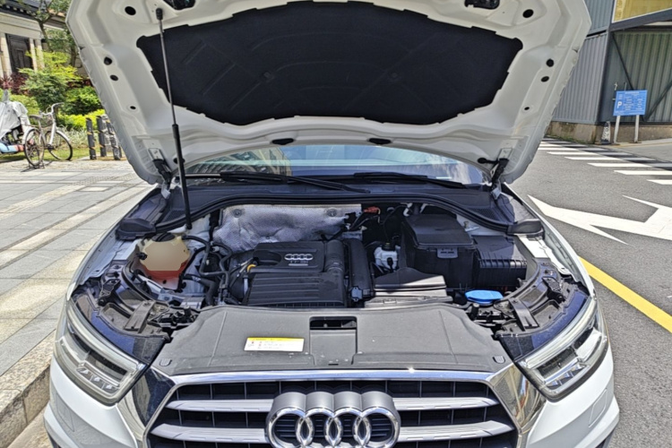 Audi Q3 2018 car image #20