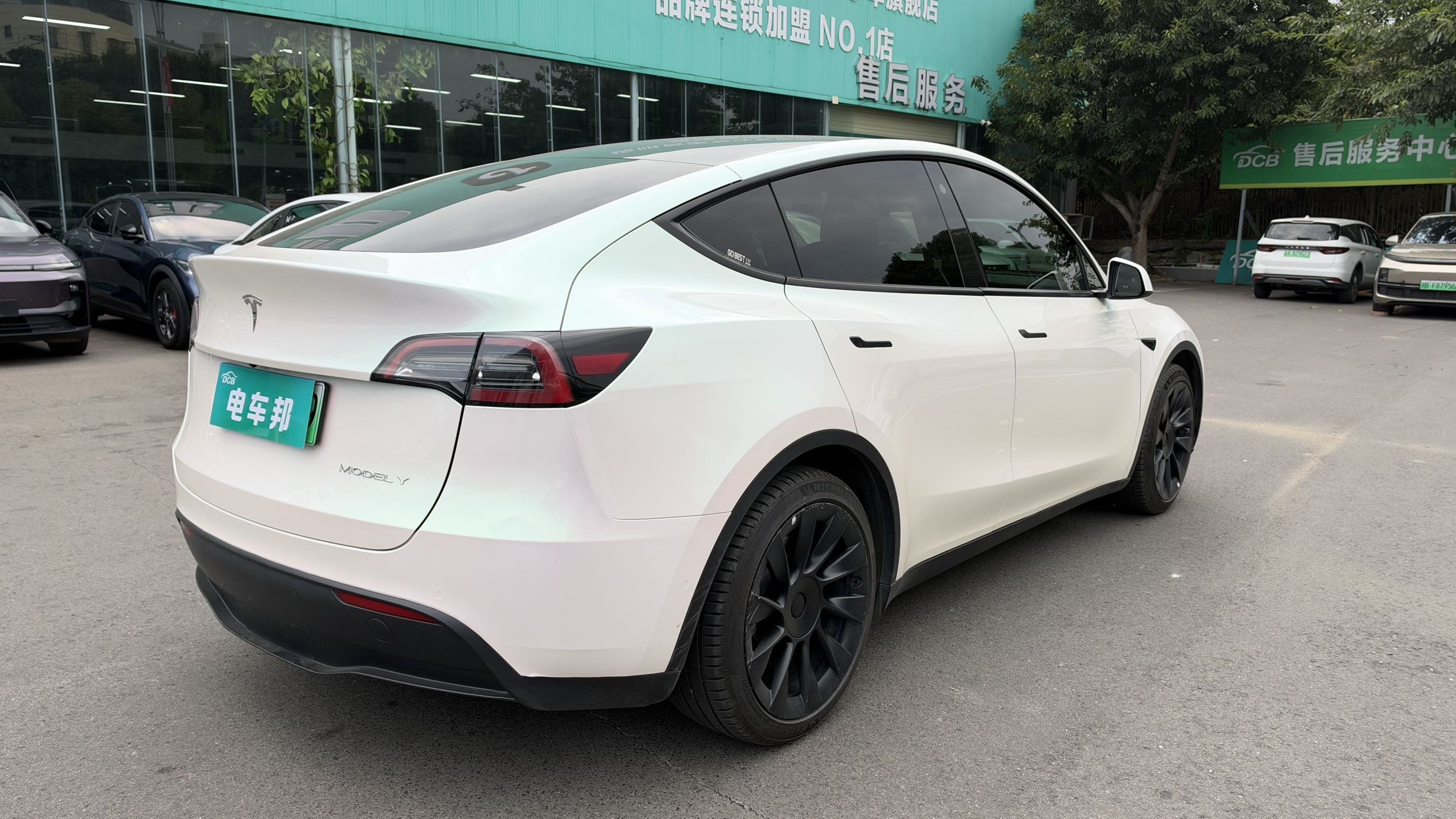 Tesla Model Y 2021 immagine di auto #9