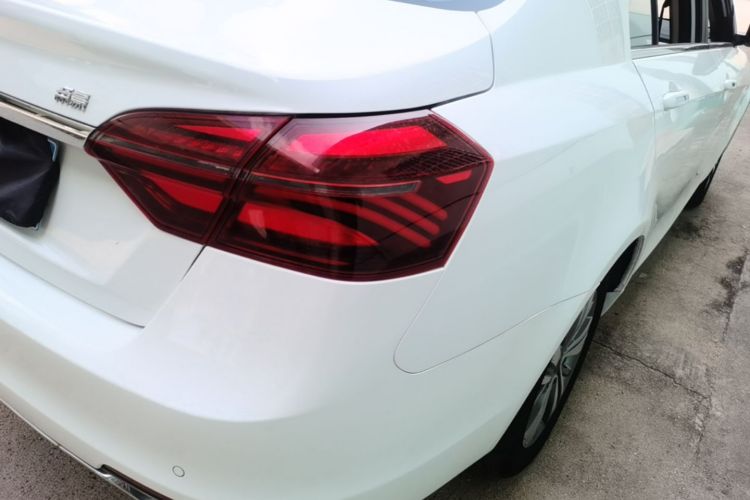 GEELY Emgrand 2018 car image #8