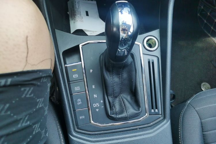 Volkswagen Lavida 2022 car image #14